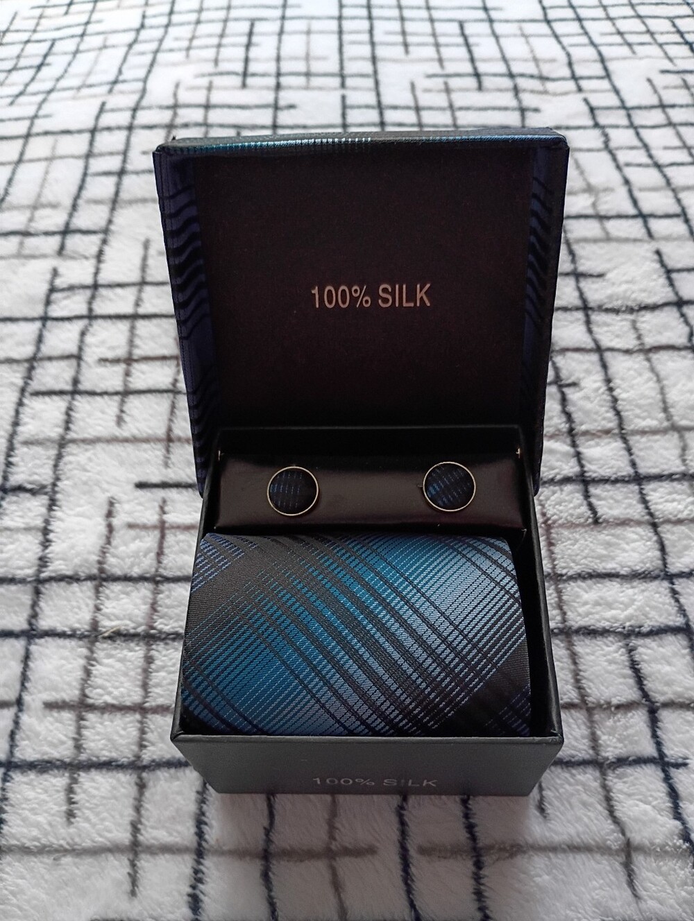 100% Silk Plaid Tie and Cufflinks Set NO HANDKERCHIEF